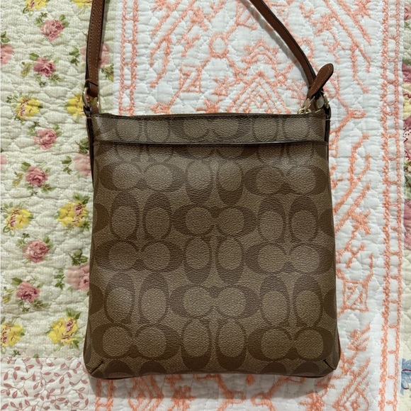 Coach Logo Crossbody Purse with Gold Hardware - Picture 3 of 6